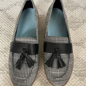 Black and White Loafers with Tassels.
